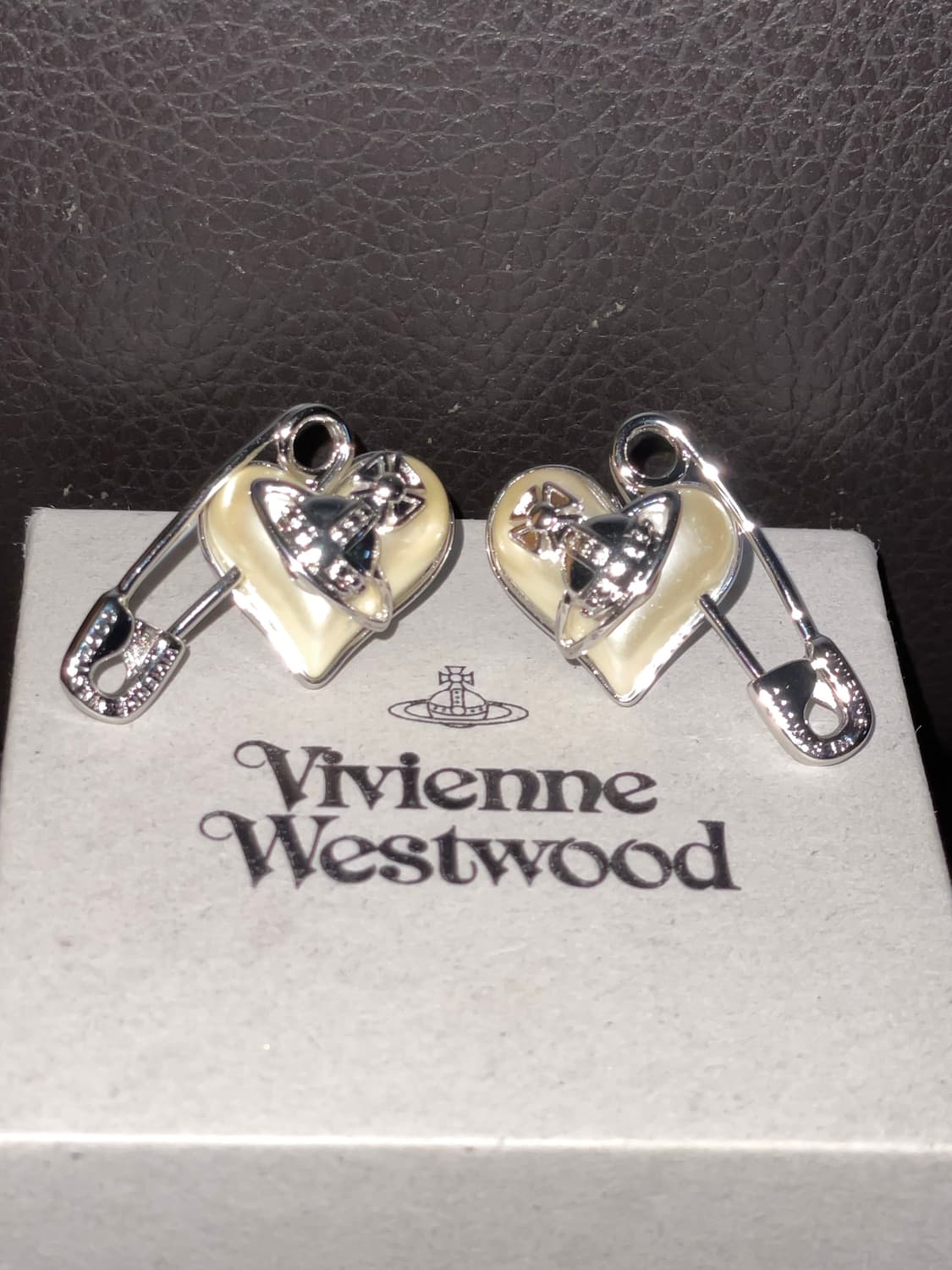 비비안웨스트우드 하트 옷핀 귀걸이 상품이미지5