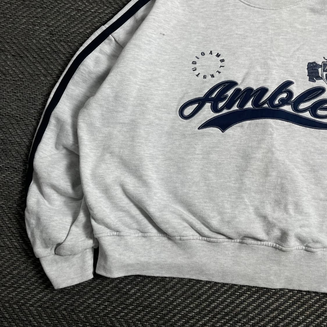 엠블러 빅로고 크롭 스웻 맨투맨 그레이 y 4286 상품이미지4