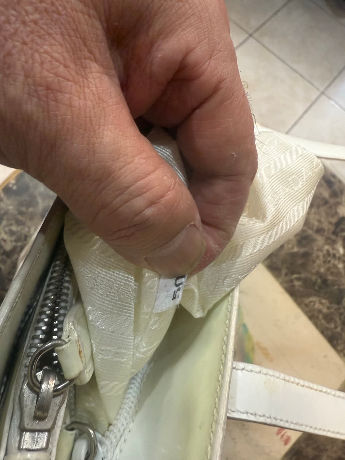 정품 프라다 애나멜 쇼퍼백 팝니다 상품이미지9