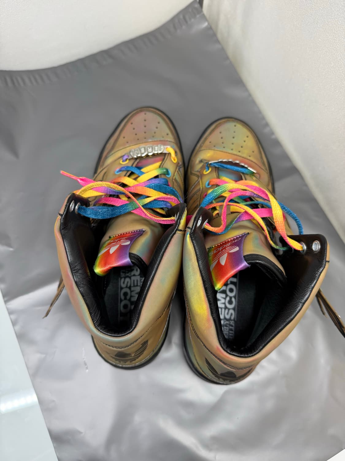 아디다스 제레미스캇 홀로그램 멀티컬러 상품이미지4