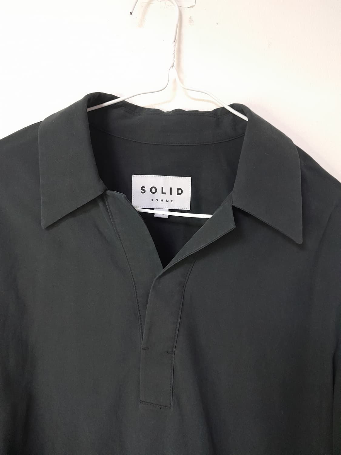 솔리드옴므 블랙 오버핏 오픈 카라넥 셔츠48/100 상품이미지1