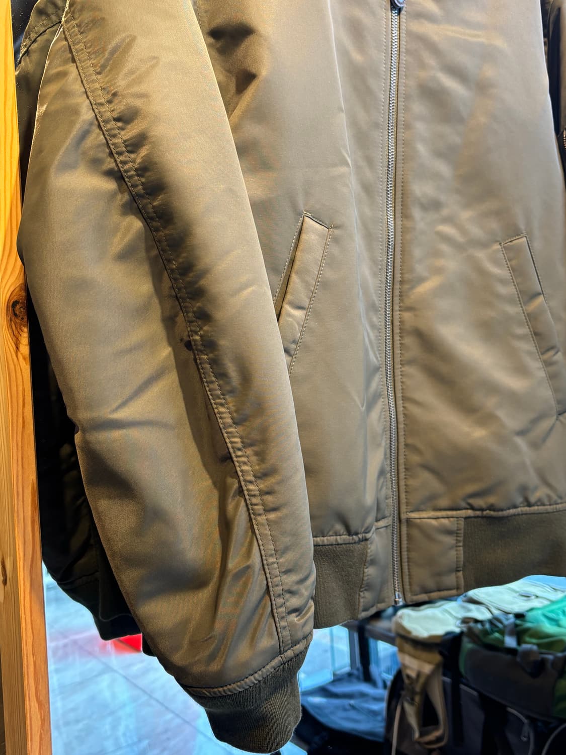 유니클로 카키 봄버 자켓 L  상품이미지3