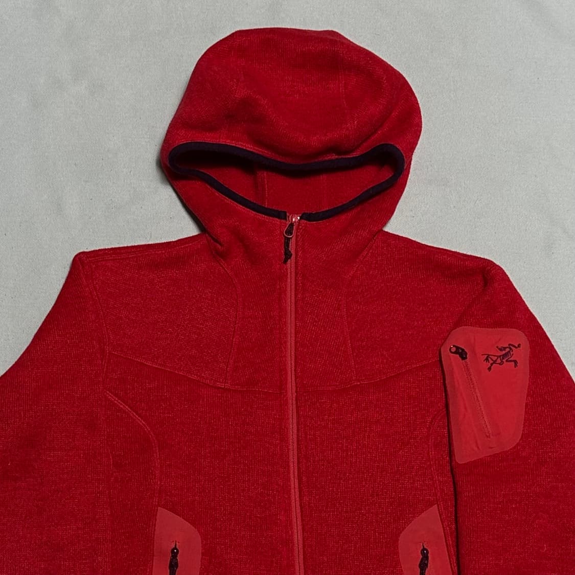 M 아크테릭스 우먼즈 레드 후드 플리스 상품이미지1