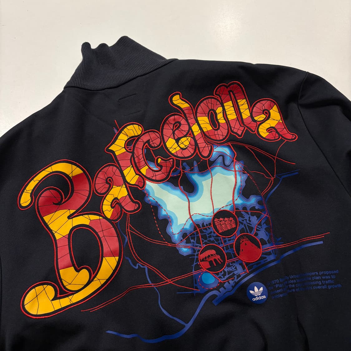 [XL] 06s 아디다스 바르셀로나 트랙탑 져지 집업 블랙 D36 상품이미지3