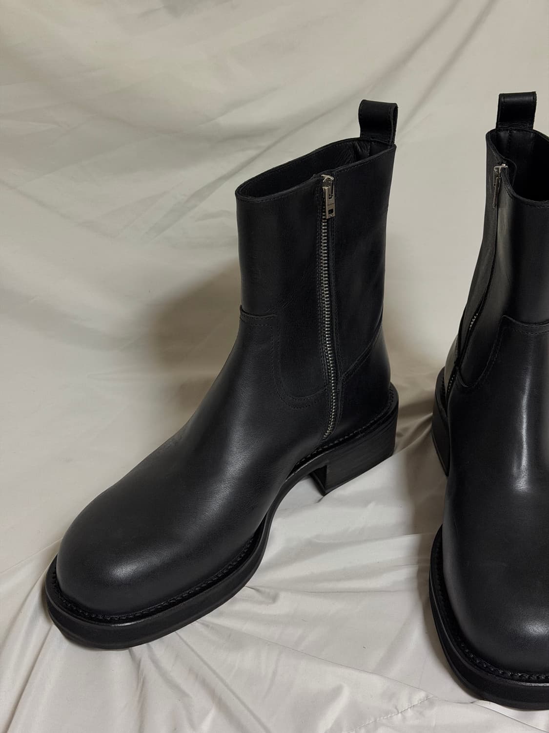 아크네 스튜디오 레더 왁스 부츠 상품이미지3