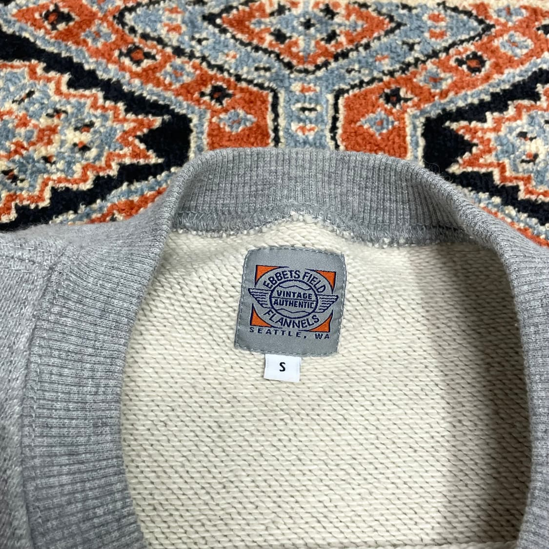 이벳필드 시그니처로고 그레이 맨투맨 남성S  상품이미지3