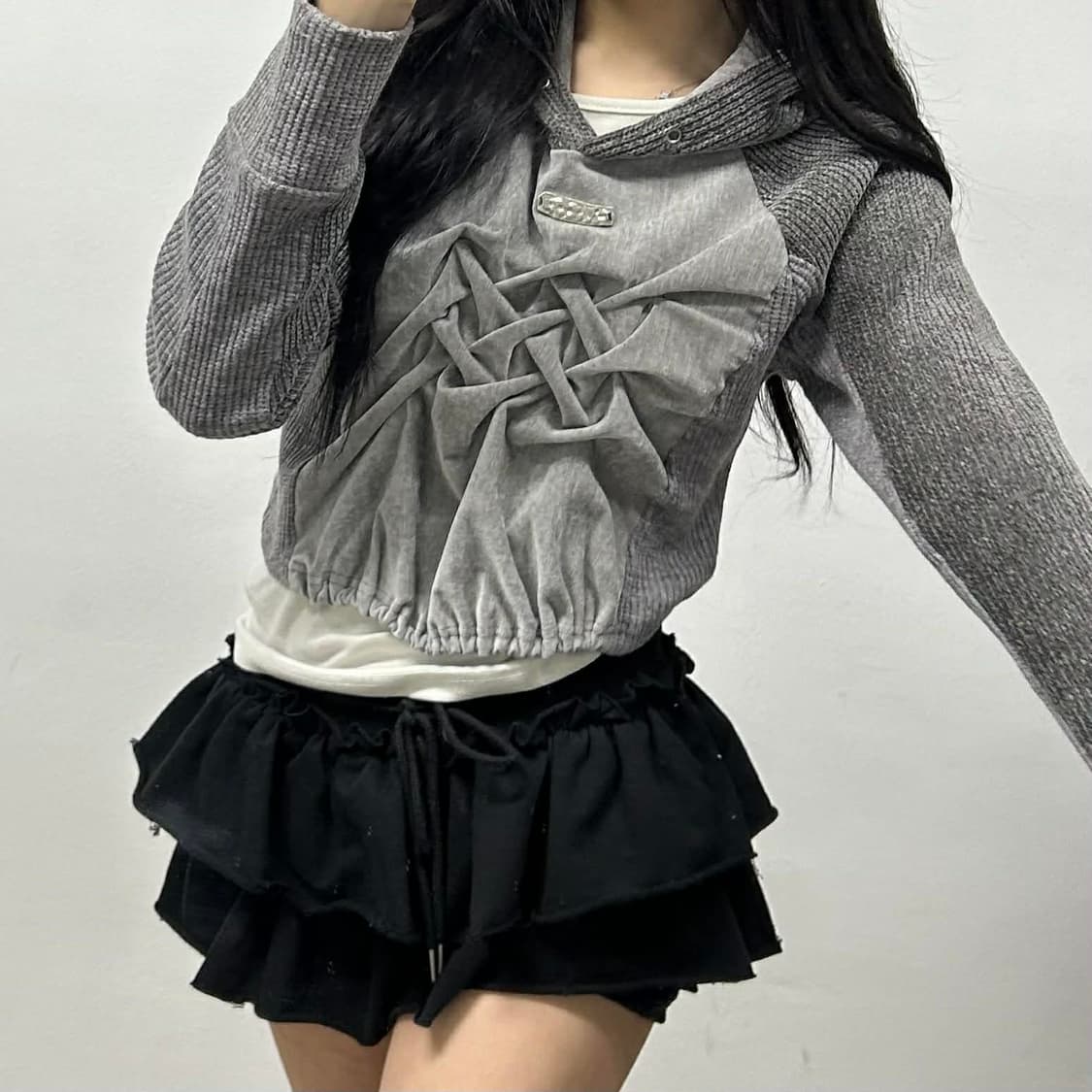 앤더슨벨 벨벳 링클 타이트 크롭 후드티(L) 상품이미지2