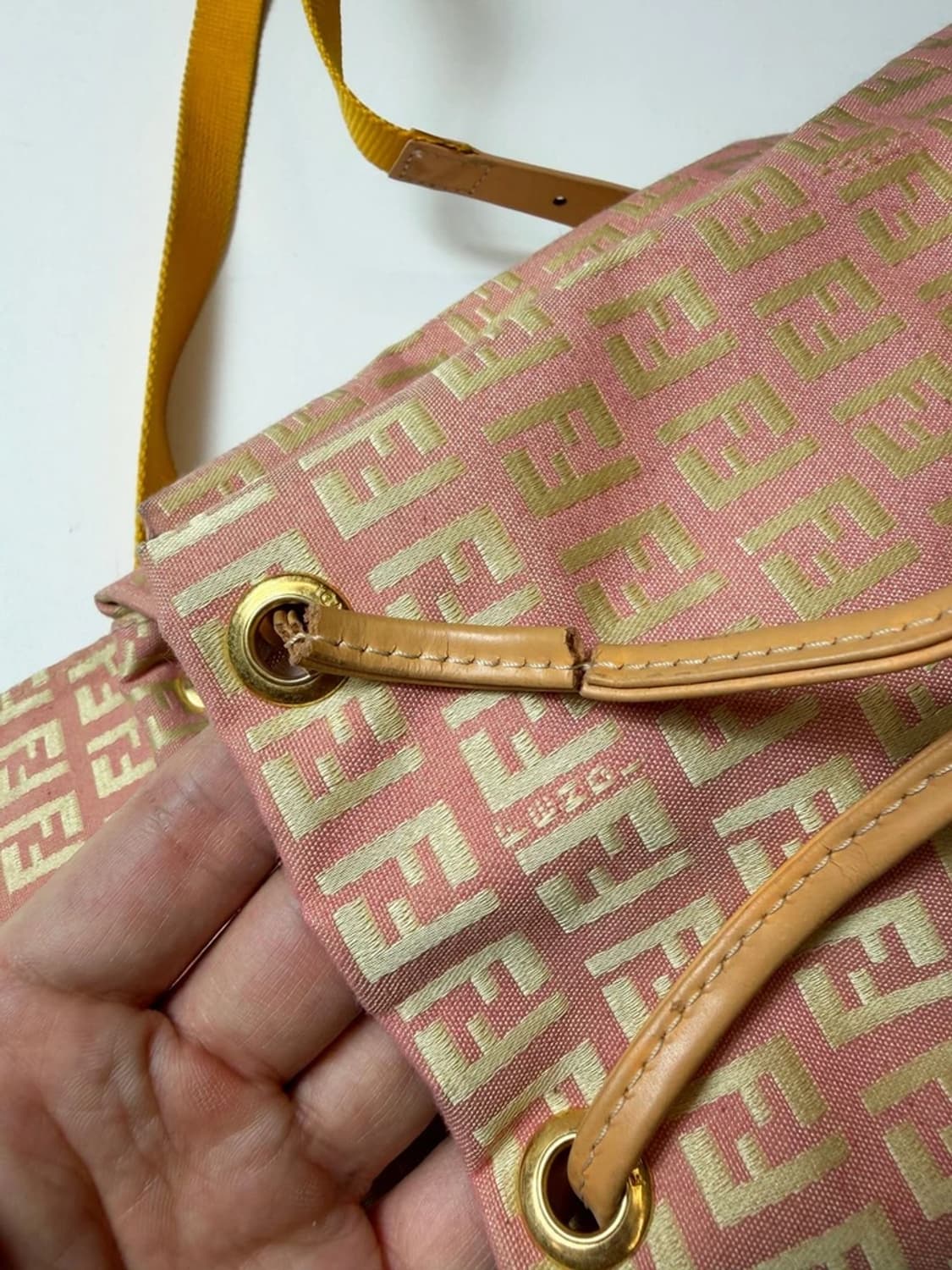 펜디 FENDI 아이코닉 주카 패턴 핑크 백팩 Q1479 상품이미지5