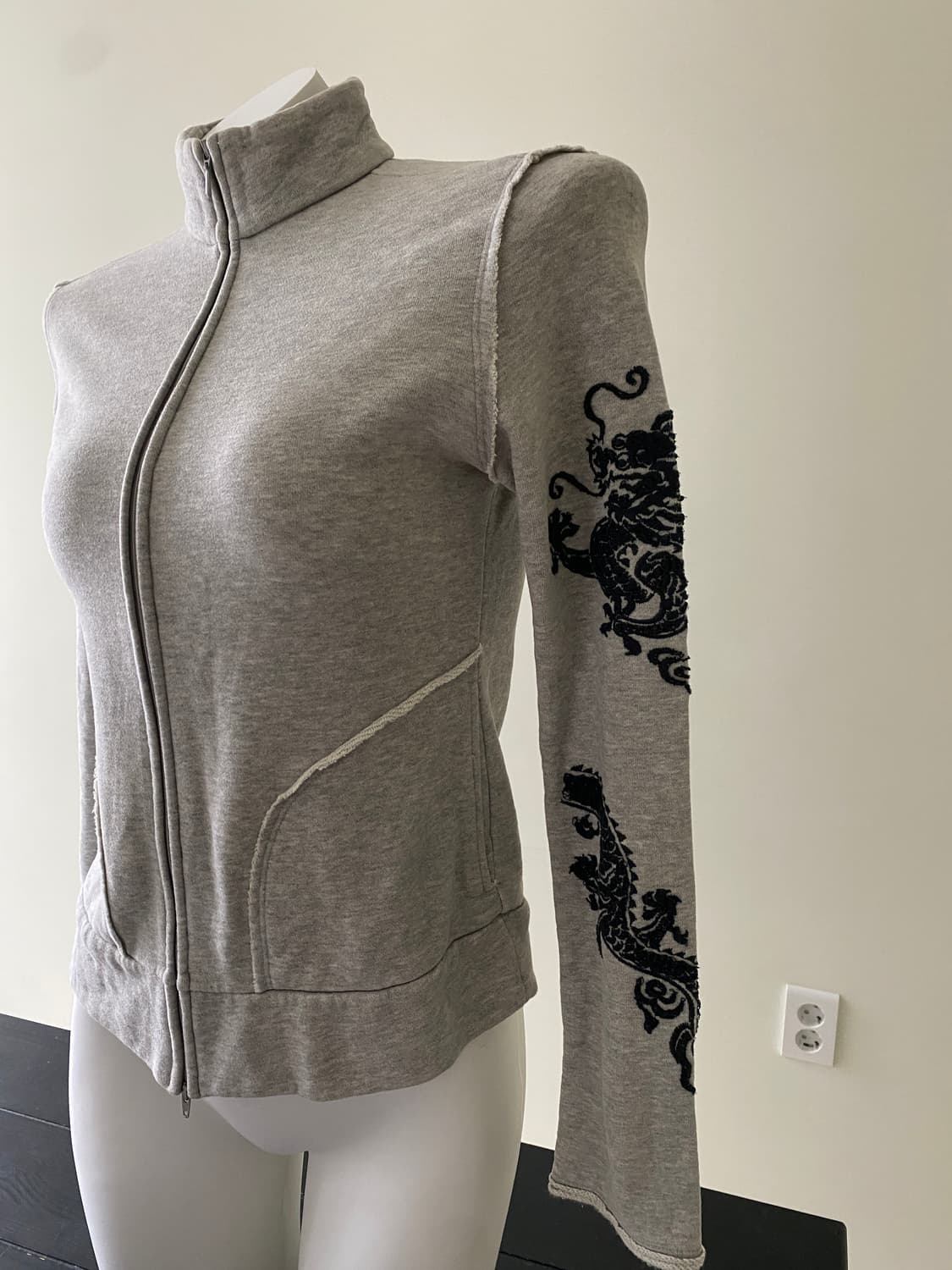 비비안탐 드래곤 자수 집업 상품이미지2