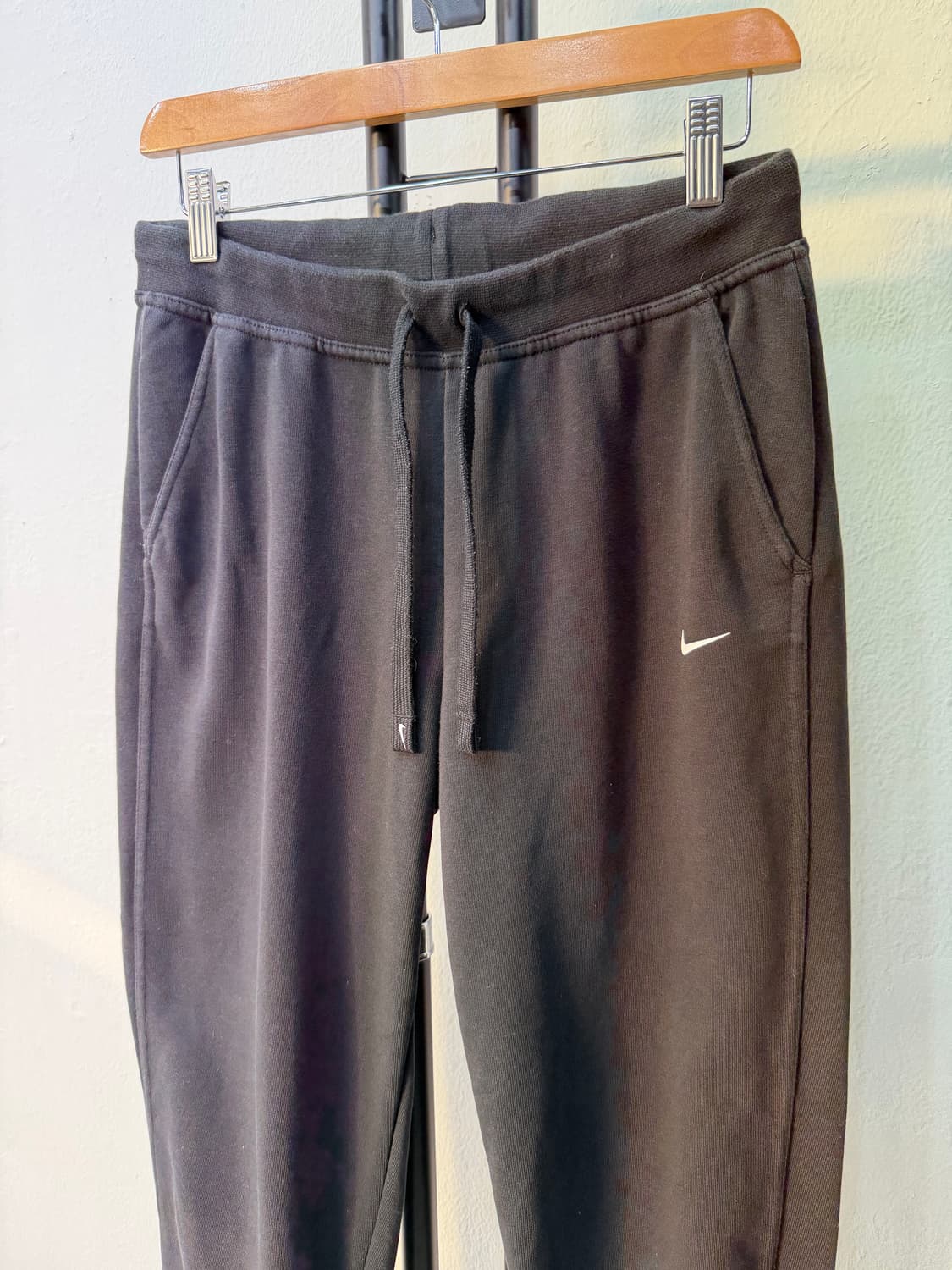 정품) 나이키 여성 드라이핏 블랙 조거 바지 M 상품이미지3