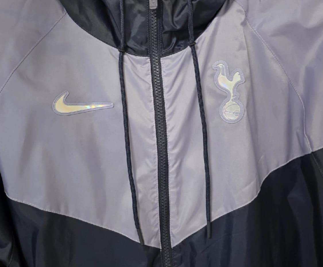 토트넘 나이키 바람막이 L 팝니다. 상품이미지2