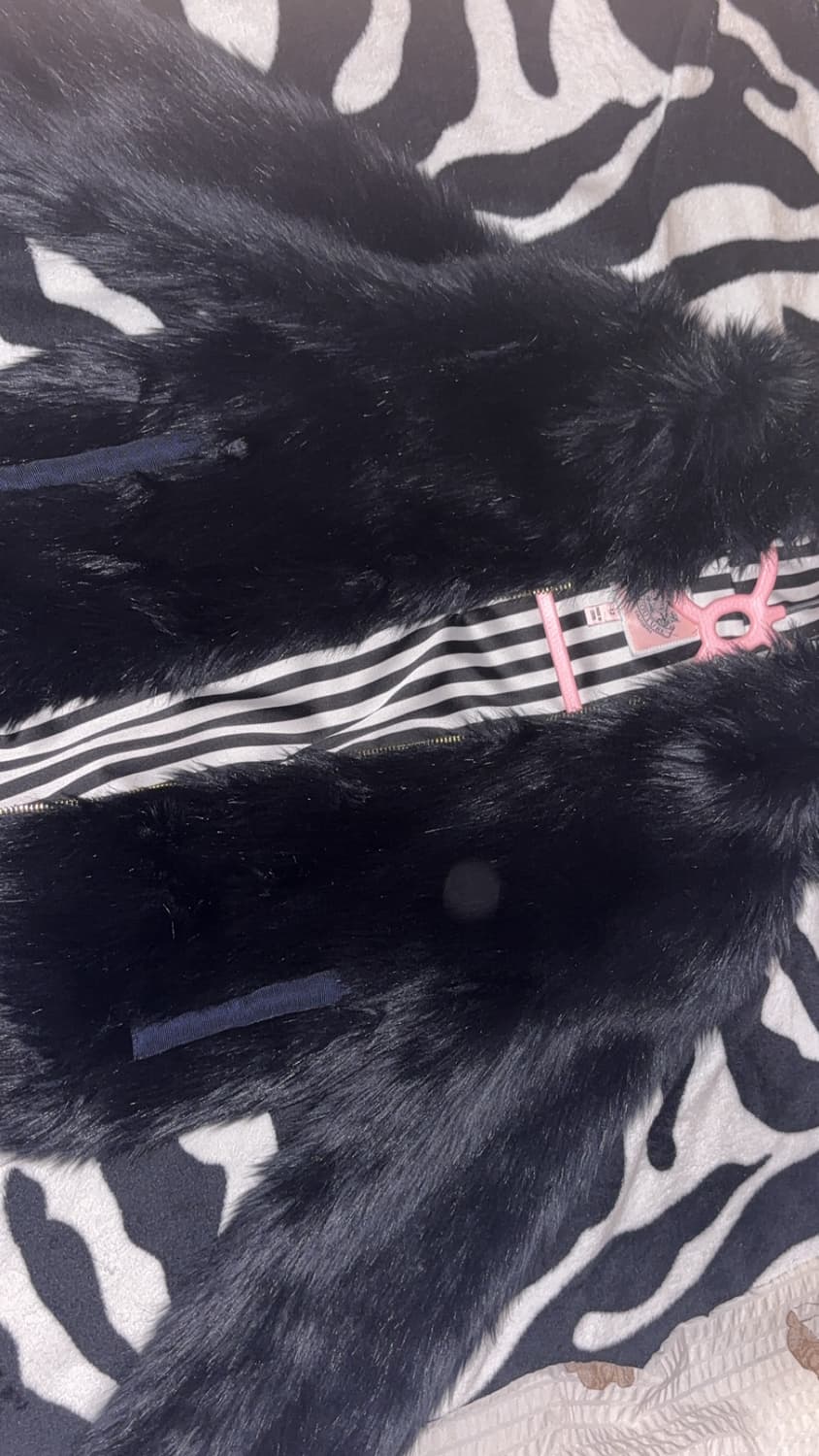 쥬시꾸뛰르 블랙 퍼 후드 자켓 상품이미지2