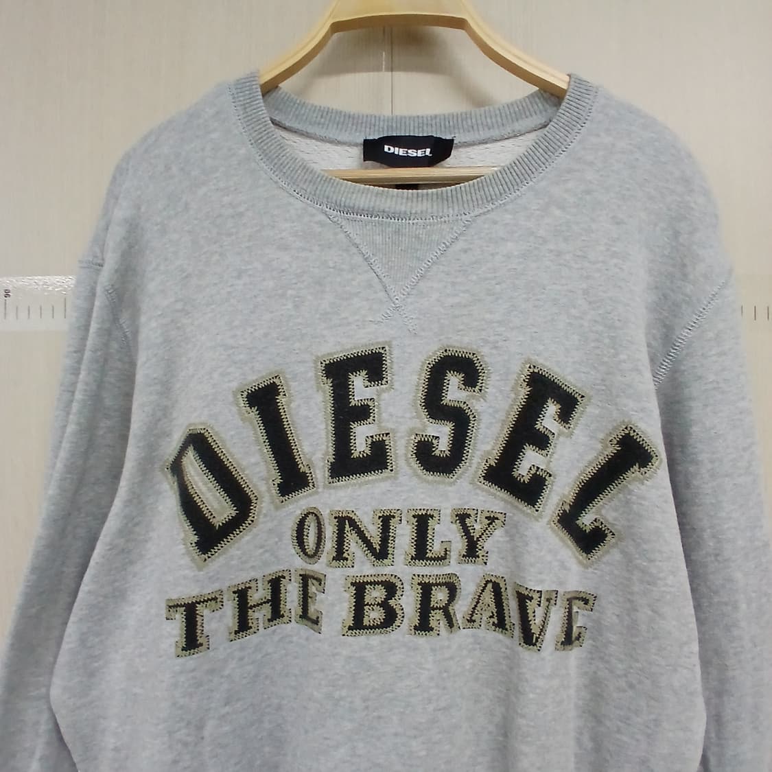 디젤 ONLY THE BRAVE 맨투맨 티셔츠 회색 상품이미지2