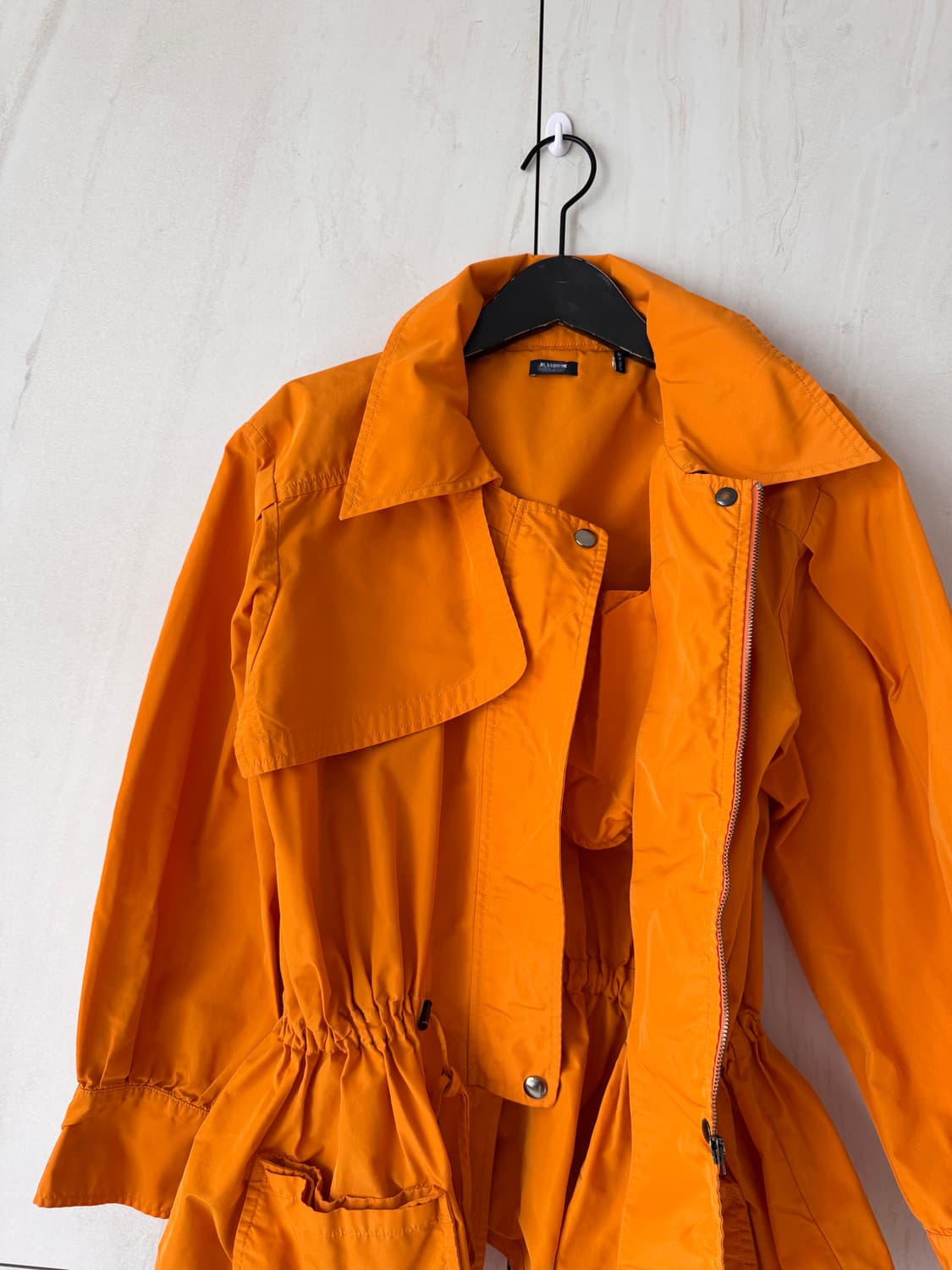 새상품 컨디션 Jil sander 오렌지 자켓 32사이즈made in I 상품이미지2