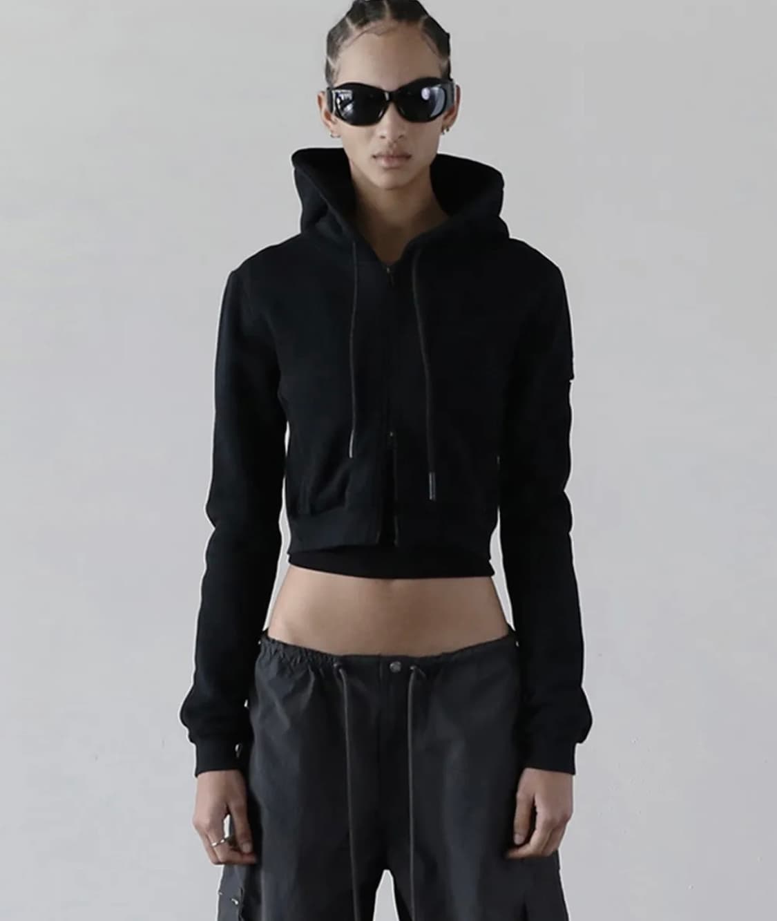 배드블러드 올드이펙트 크롭 후드 집업 - 오닉스/S 상품이미지1