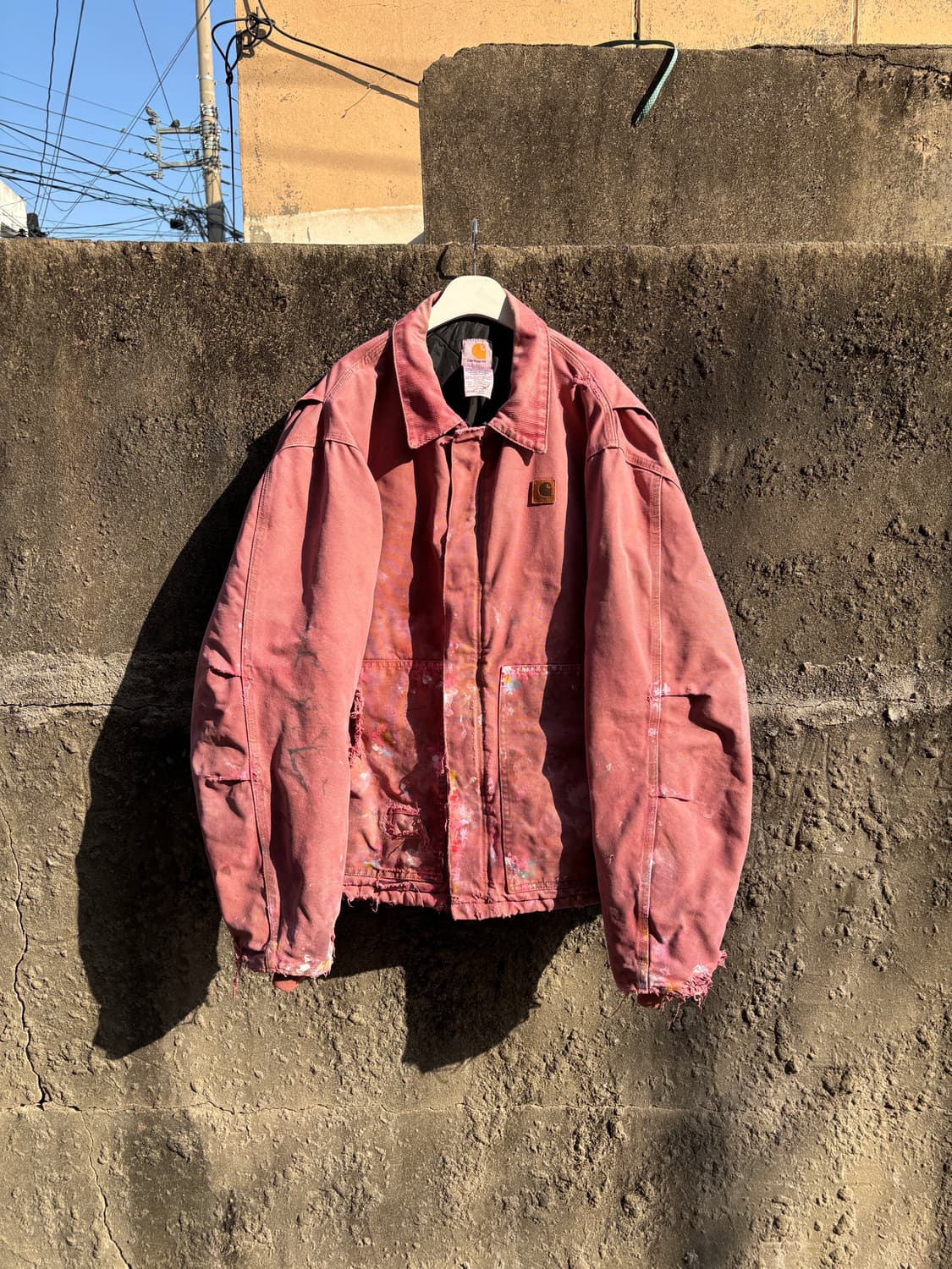 빈티지 칼하트 j22 디스트레스드 페인팅 핑크다잉 자켓 상품이미지1