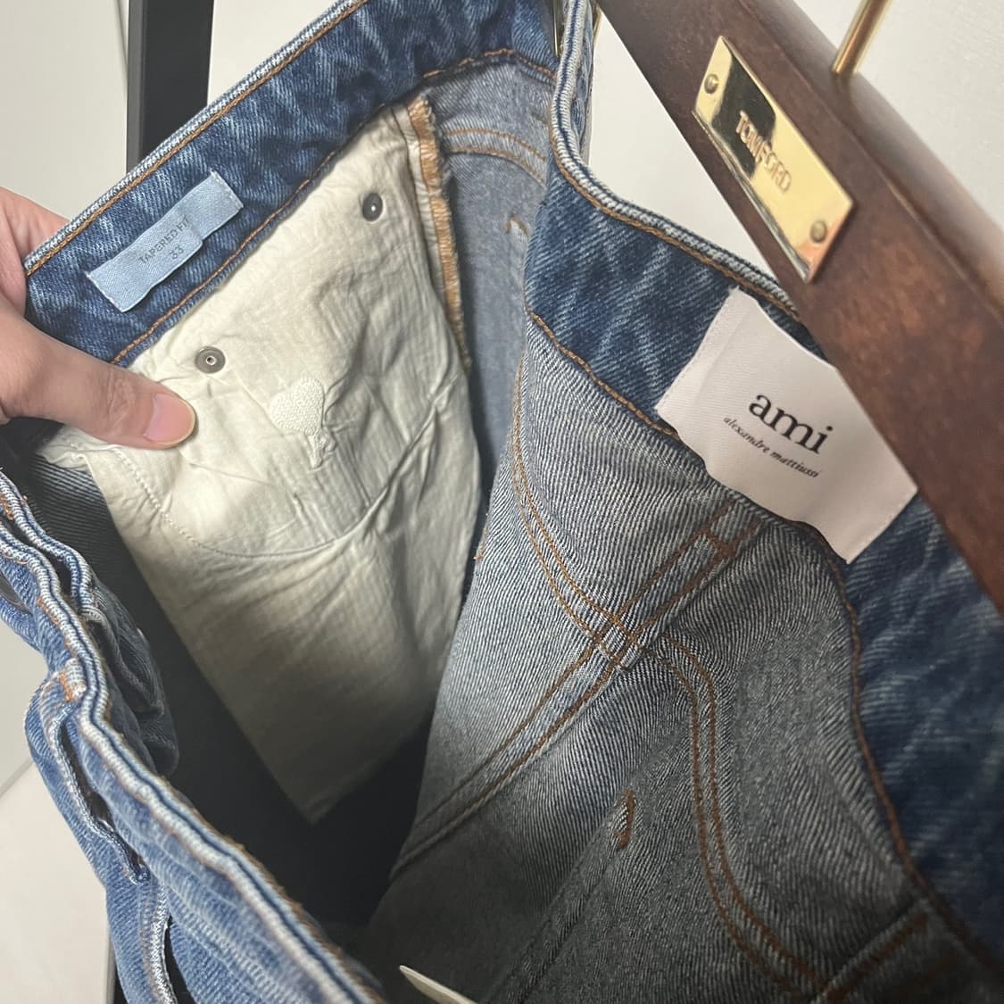 정품 33) 아미 AMI 테이퍼드 핏 데님 청바지 상품이미지4