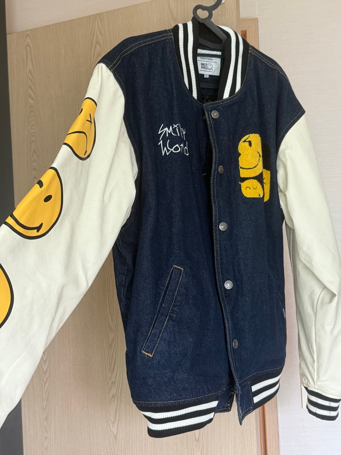 스마일리월드 데님 바시티 자켓 상품이미지2