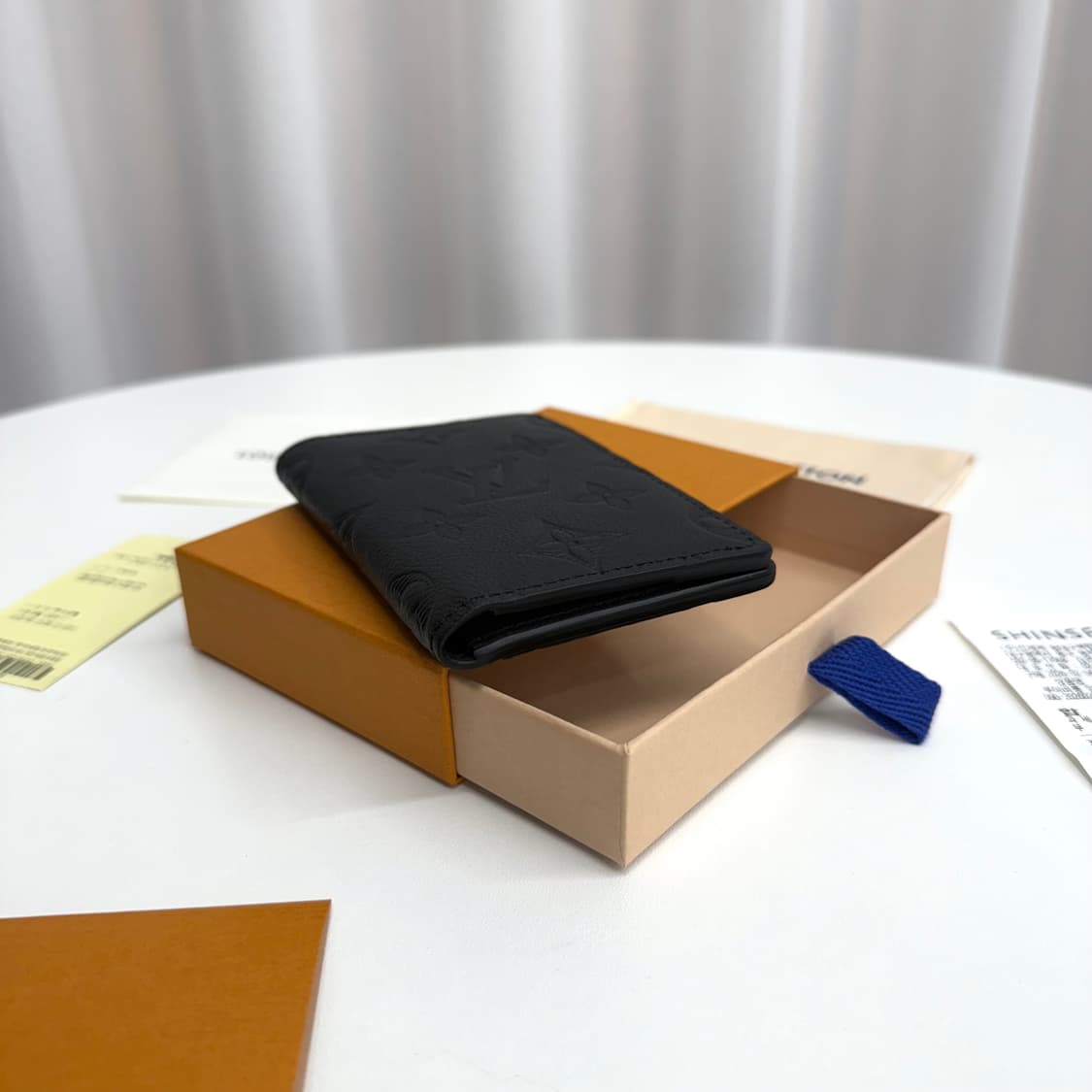 [26년/ 1회 사용] 루이비통 쉐도우 오거나이저 지갑 블랙 상품이미지4