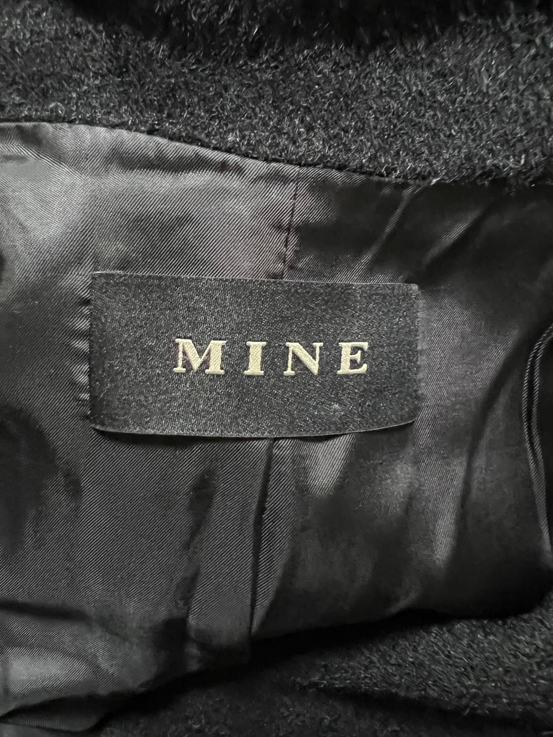 한섬 마인 MINE 베이비라마 블랙 코트 정품 상품이미지3
