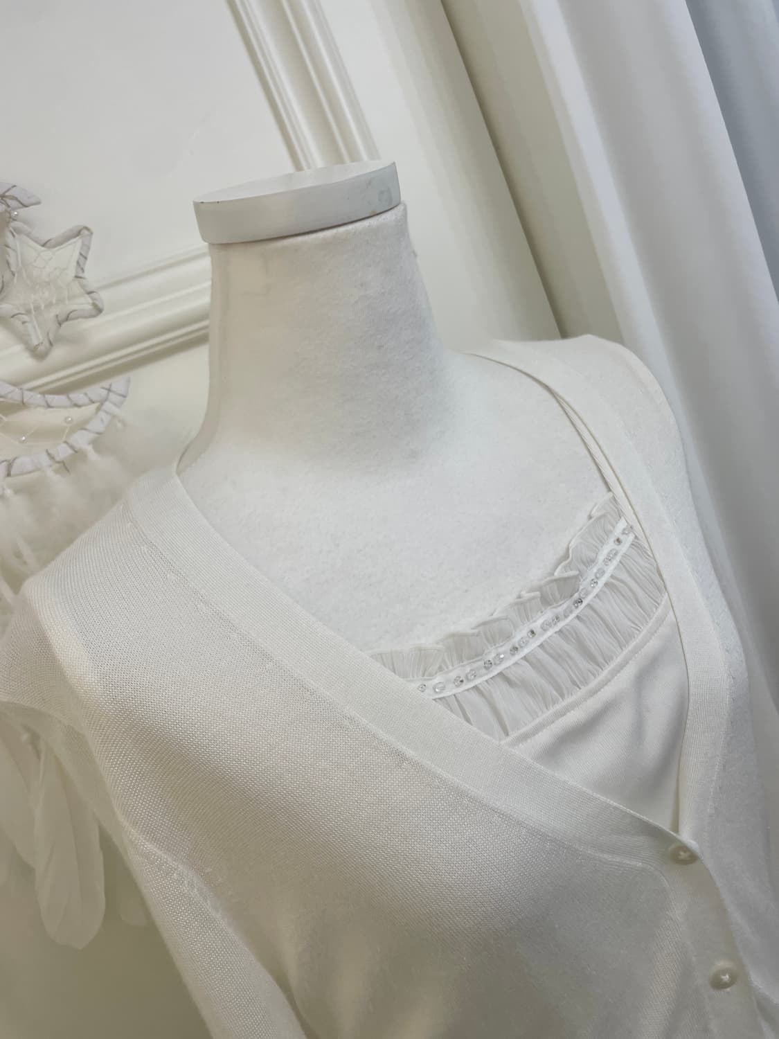 white ruffle point sleeveless&soft basic 상품이미지6
