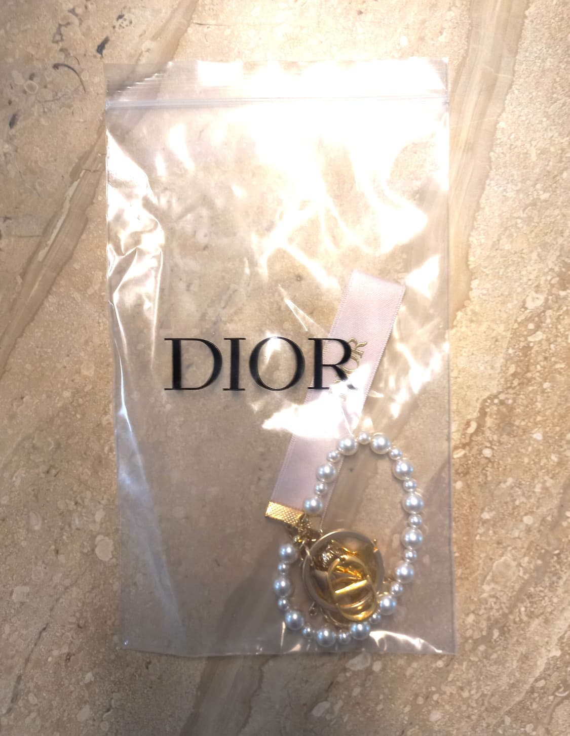 디올 Dior 핑크리본 펄 키링 / 참 (새제품) 상품이미지3
