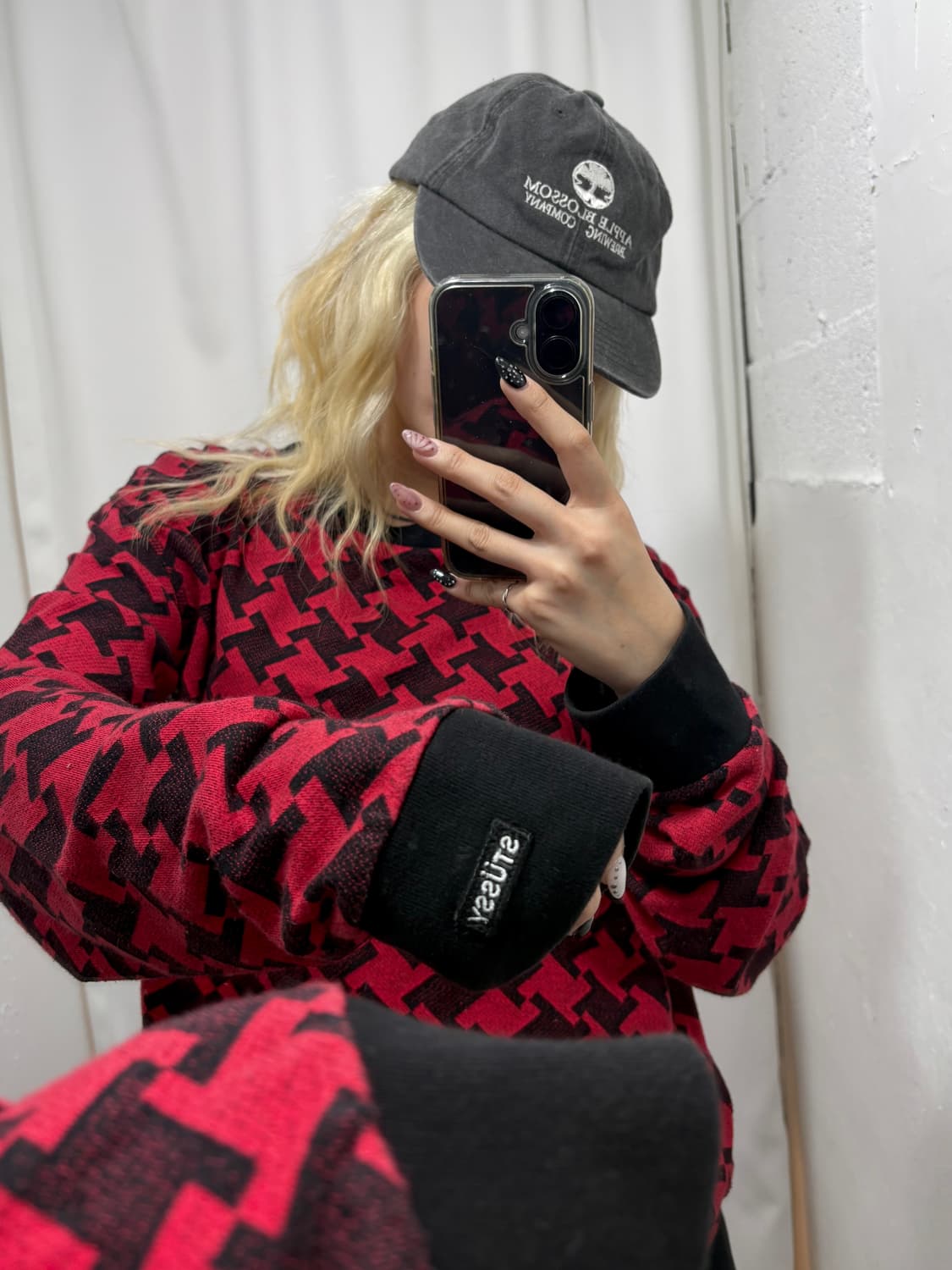 스투시 레드 컬러 하운즈투스 크루넥 스웨터 상품이미지4