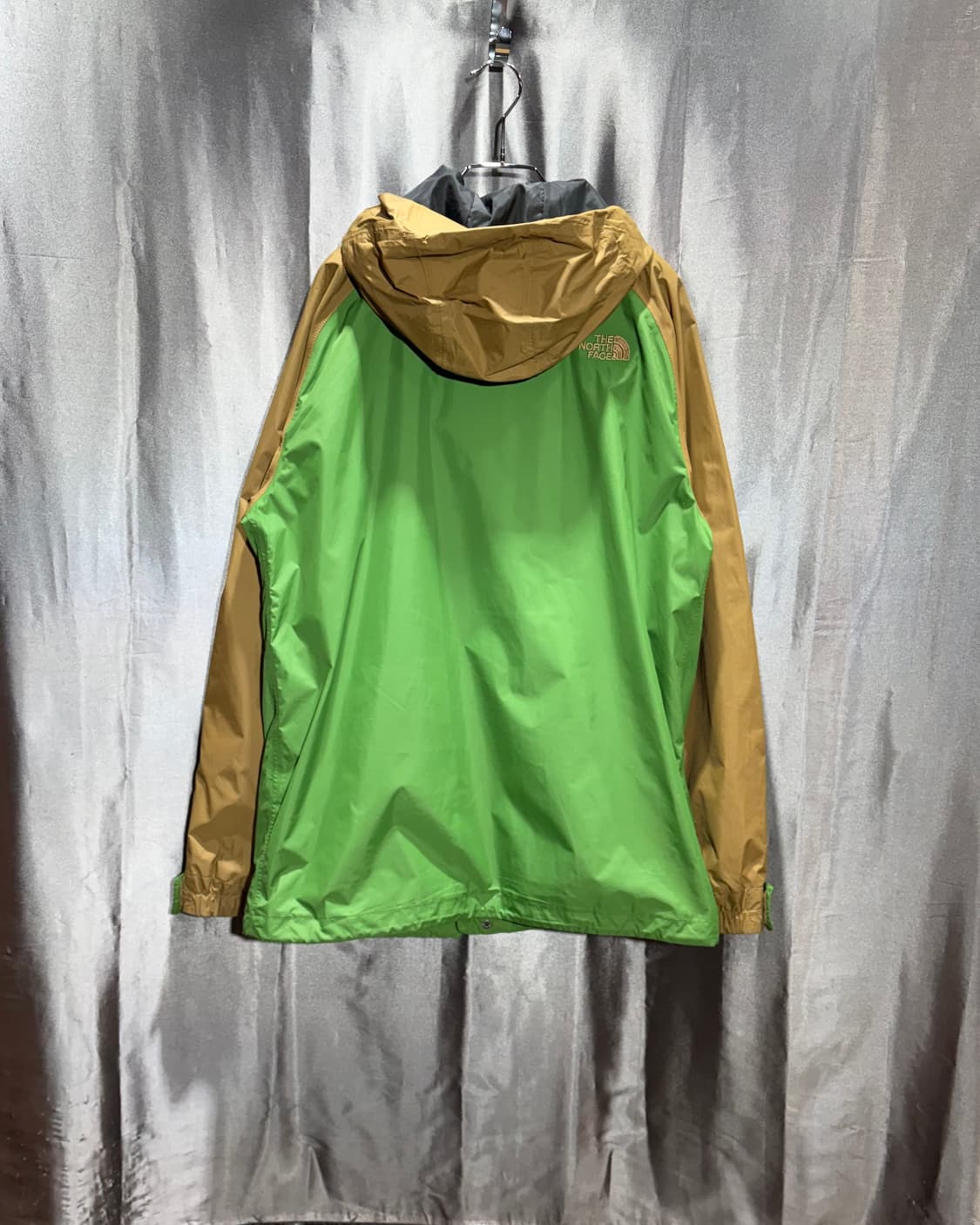 M 노스페이스 하이벤트 골드/그린 배색 나일론 후드집업 상품이미지3