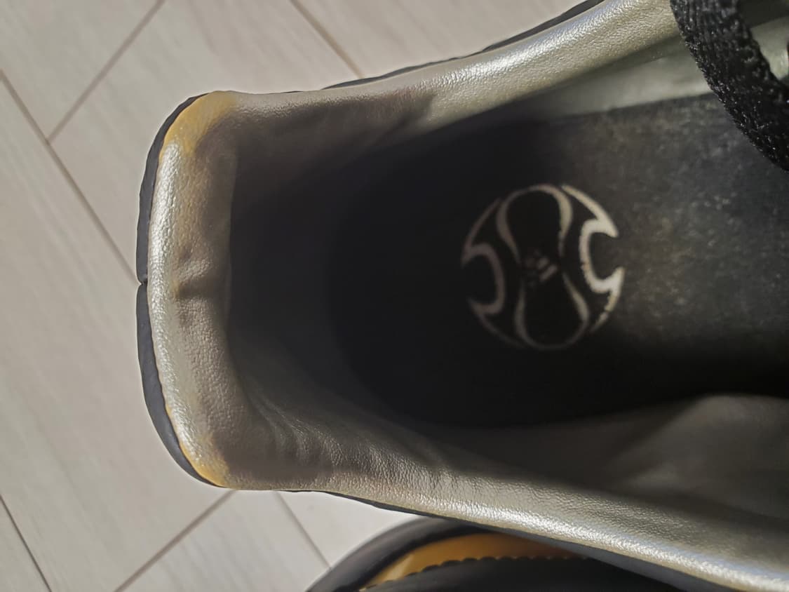 아디다스 축구화 잘락테로 HG 사이즈270

거의 안신어서 상태는 엄청  상품이미지7