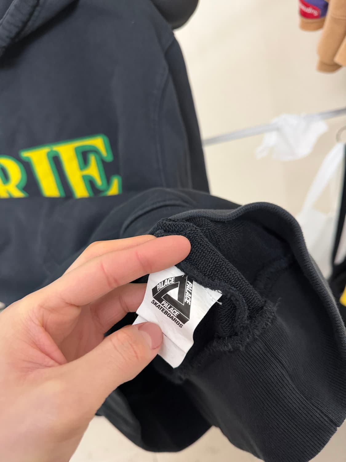 팔라스 [정품] 한정판 후드티 (시세 35만) 자메이카 M(100) 상품이미지6