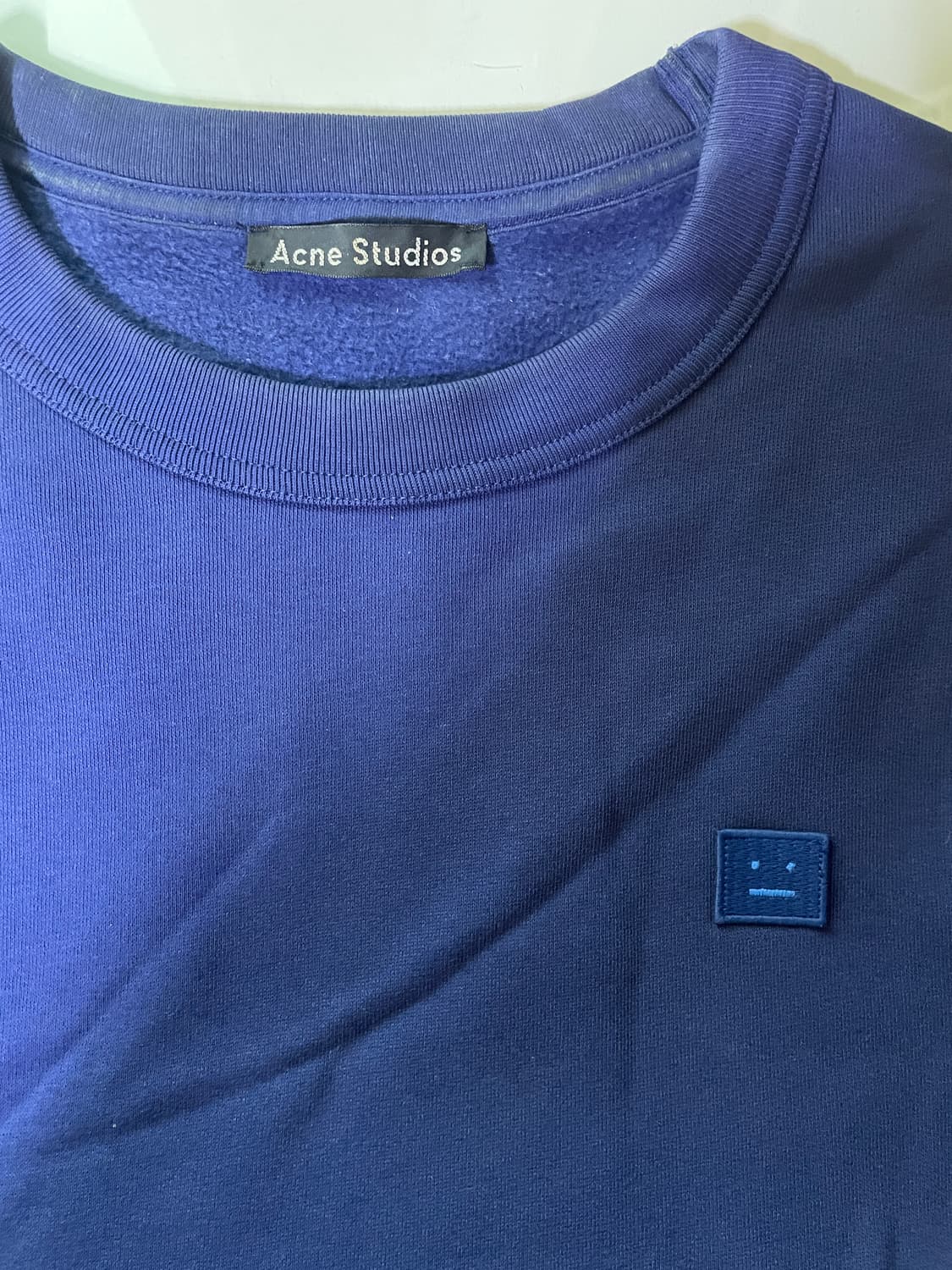 아크네 스튜디오 맨투맨 로얄블루 상품이미지2