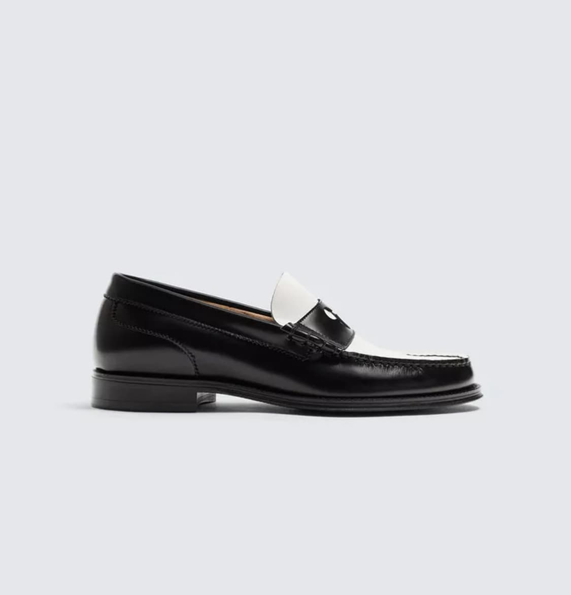 Harry Lambert 디즈니 콜라보 레더 페니로퍼 블랙 화이트 투톤 상품이미지1