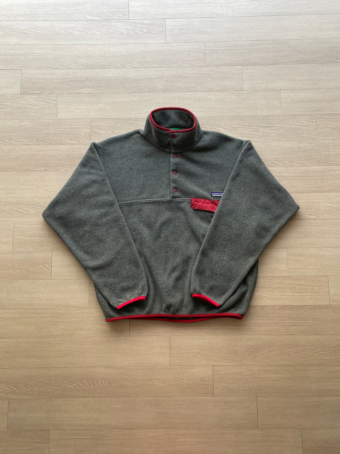 파타고니아 신칠라 니켈 그레이 레드 플리스 patagonia 상품이미지1