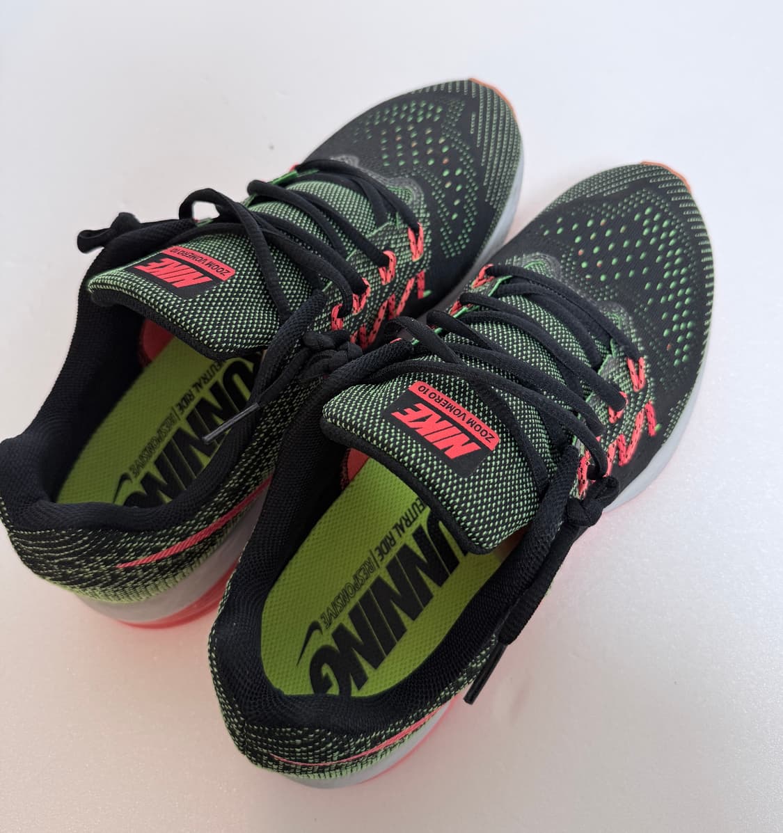 나이키(NIKE) 줌 보메로10 러닝화 275 상품이미지3