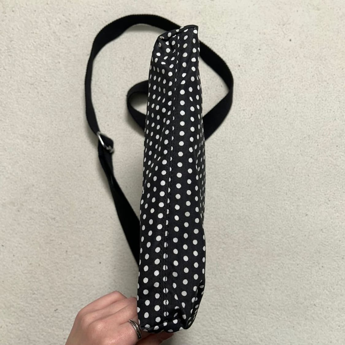 키플링 알바 도트 크로스백 블랙 상품이미지4