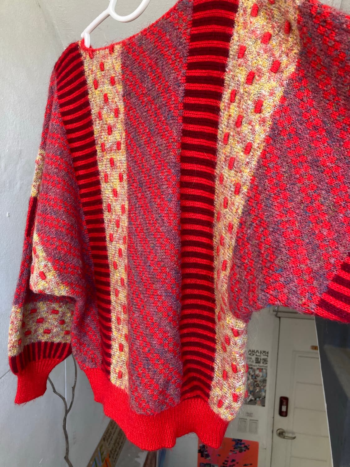 울 코지 레드 패턴 크롭 니트 상품이미지5