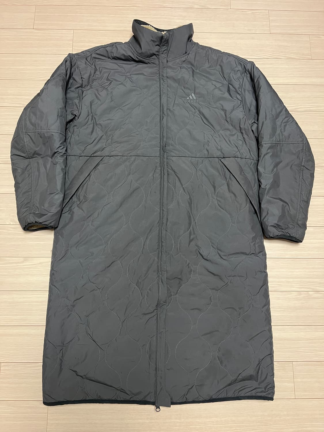 아디다스 양면 보아 쉐르파 리버시블 퀼팅 롱 자켓 / 다크그레이 / L 상품이미지2