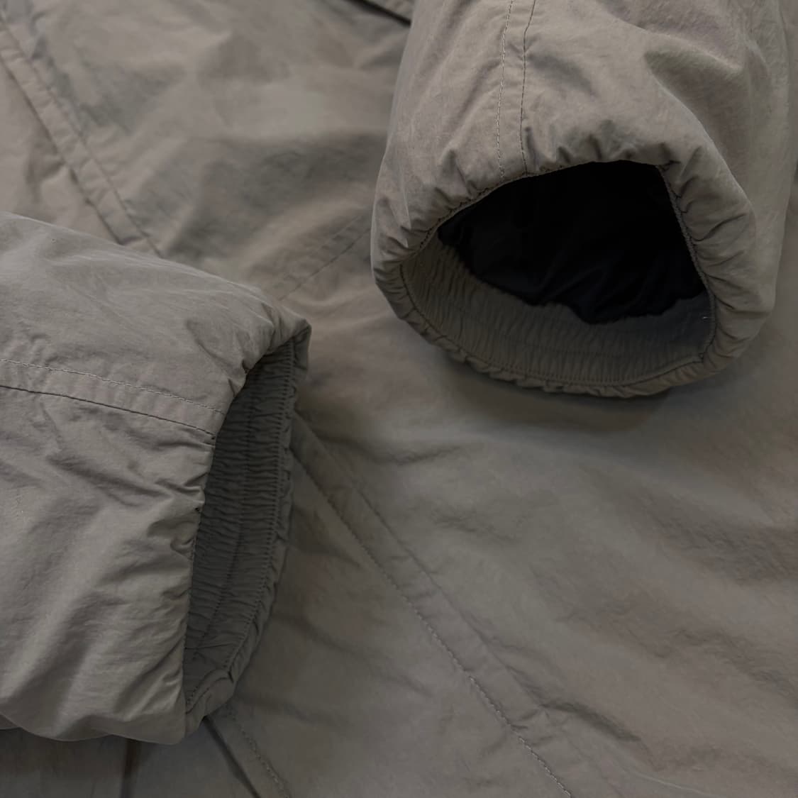 epigram 에피그램 하이넥 라이트 롱다운 자켓 상품이미지3