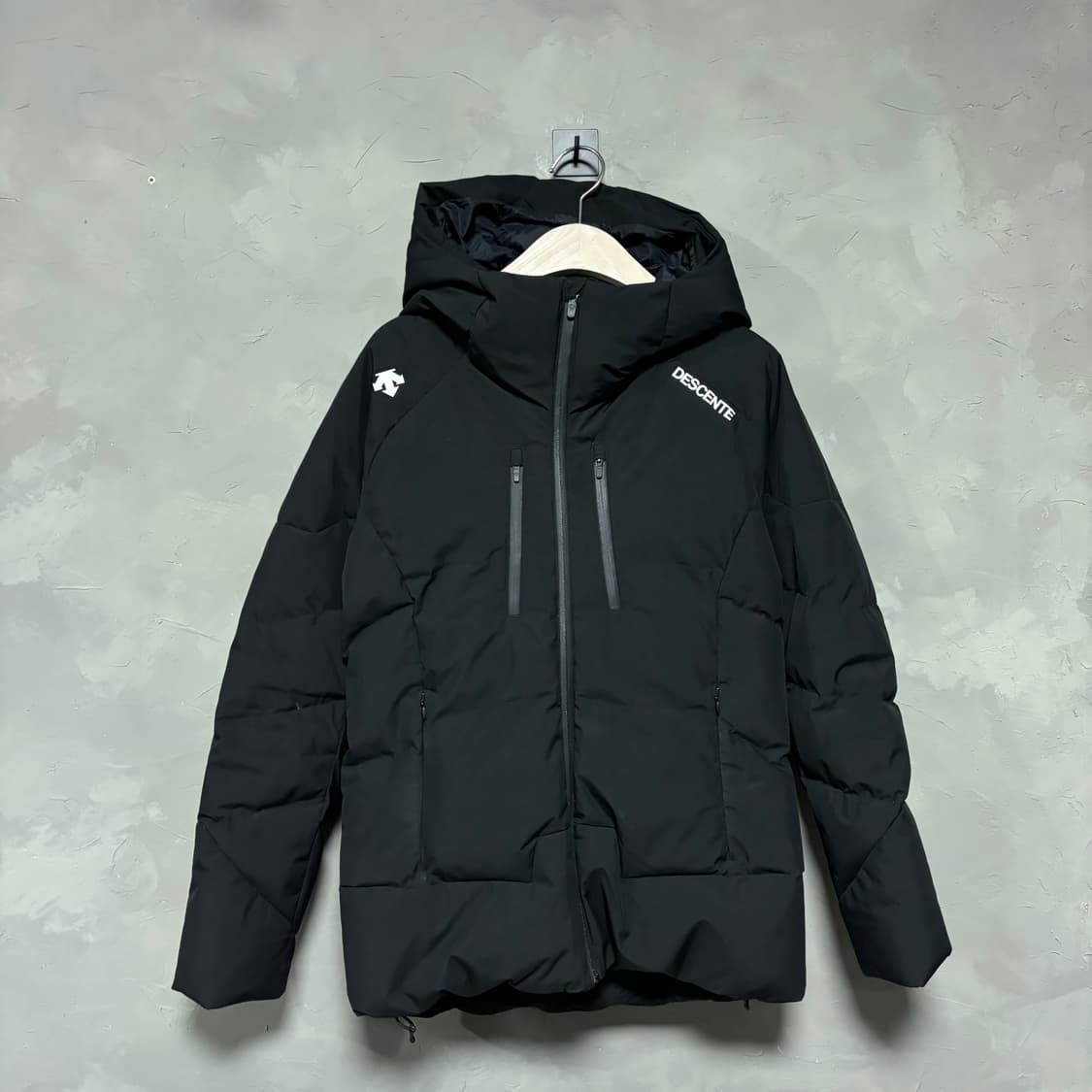 데상트 구스다운 패딩 상품이미지1