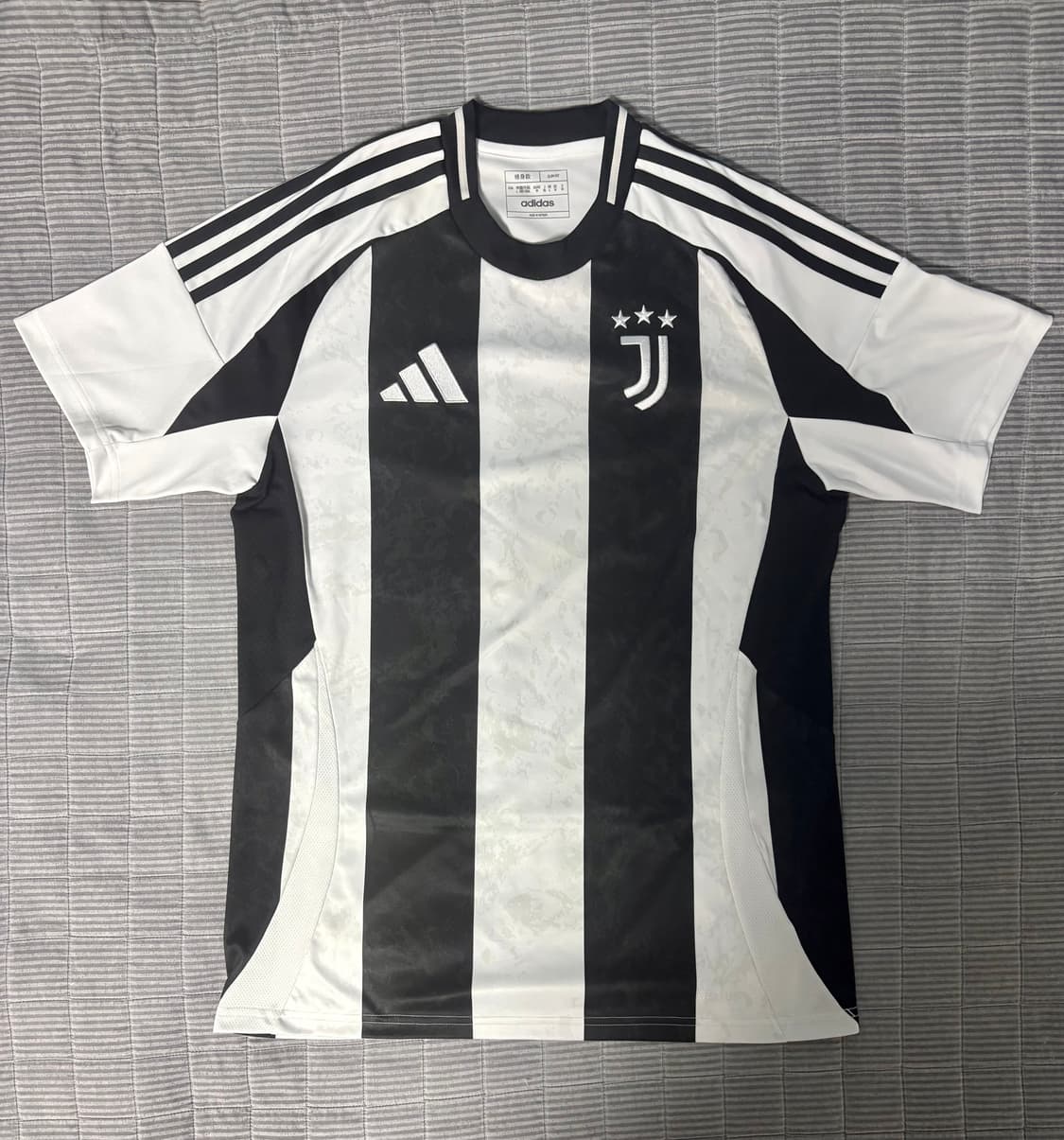 유벤투스 24/25 유니폼 L 상품이미지1