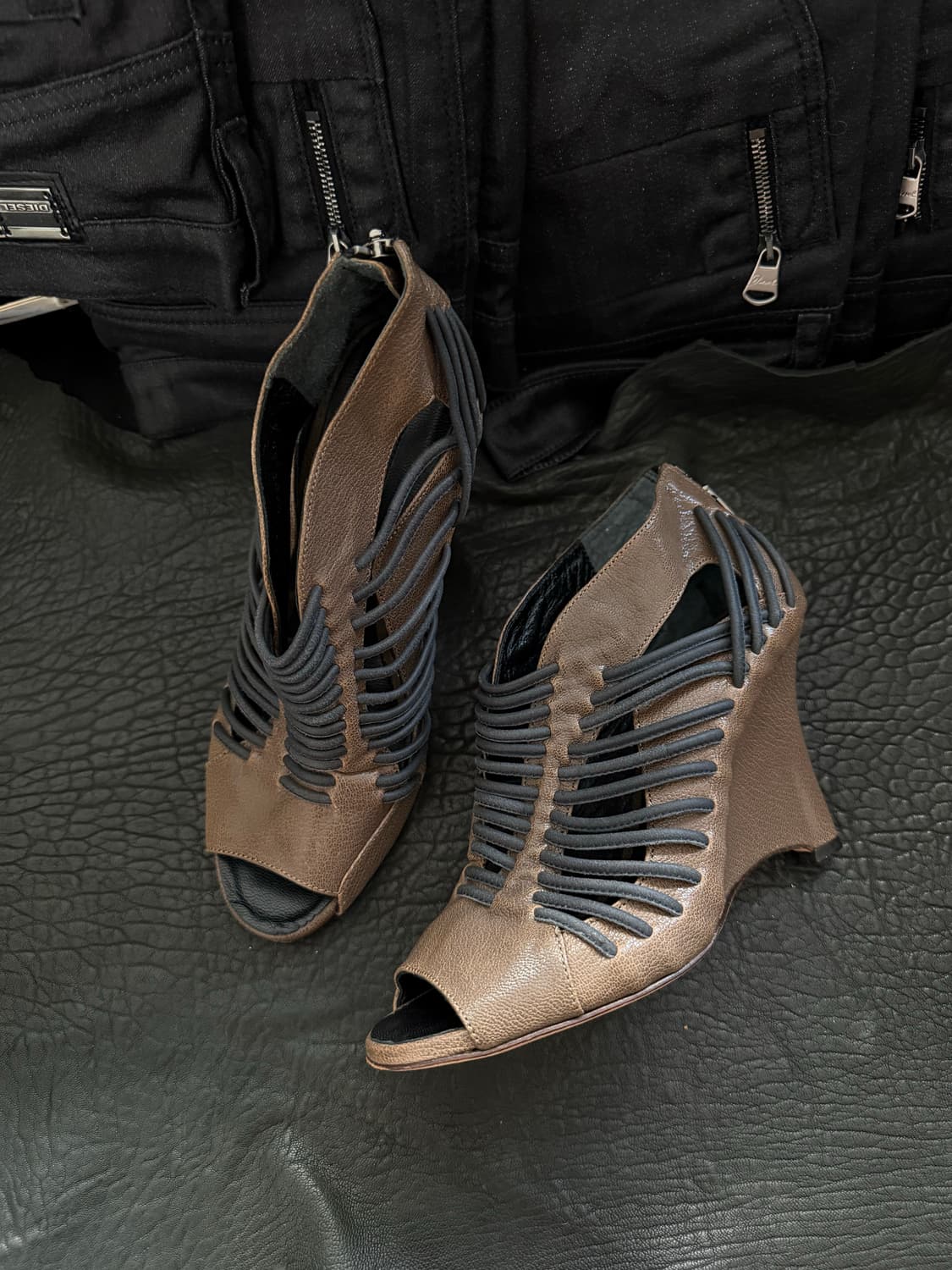 time asymmetric straps 웨지힐  상품이미지1