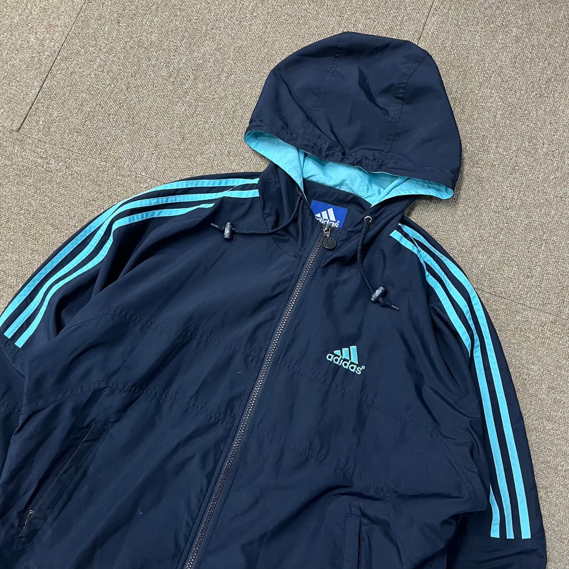 아디다스 바람막이 상품이미지3