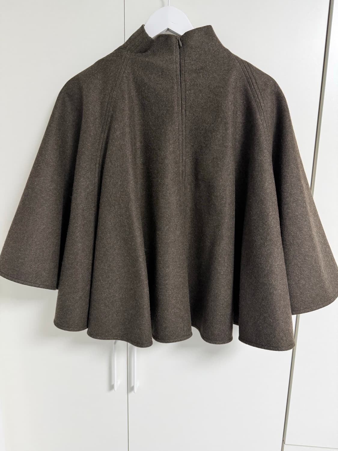 보테가베네타 케이프 상품이미지3