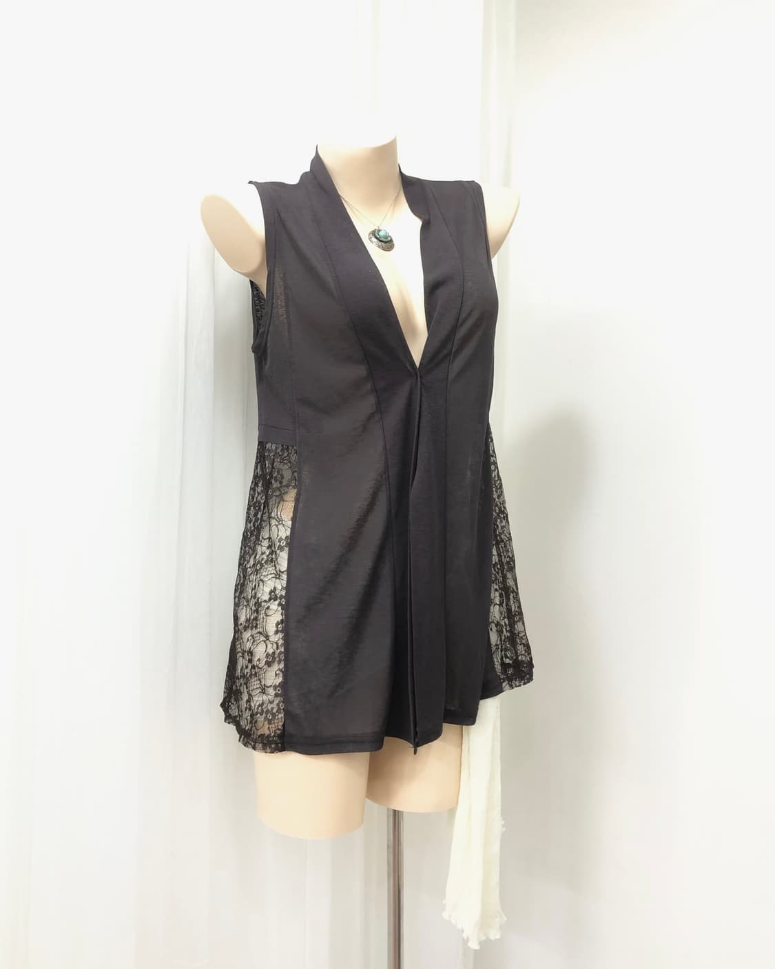 deep brown lace detail summer vest 상품이미지2