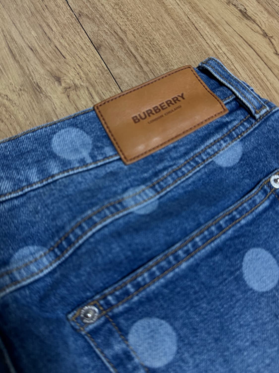 [30]버버리 스트레이트 핏 폴카 도트 진 데님팬츠 상품이미지4