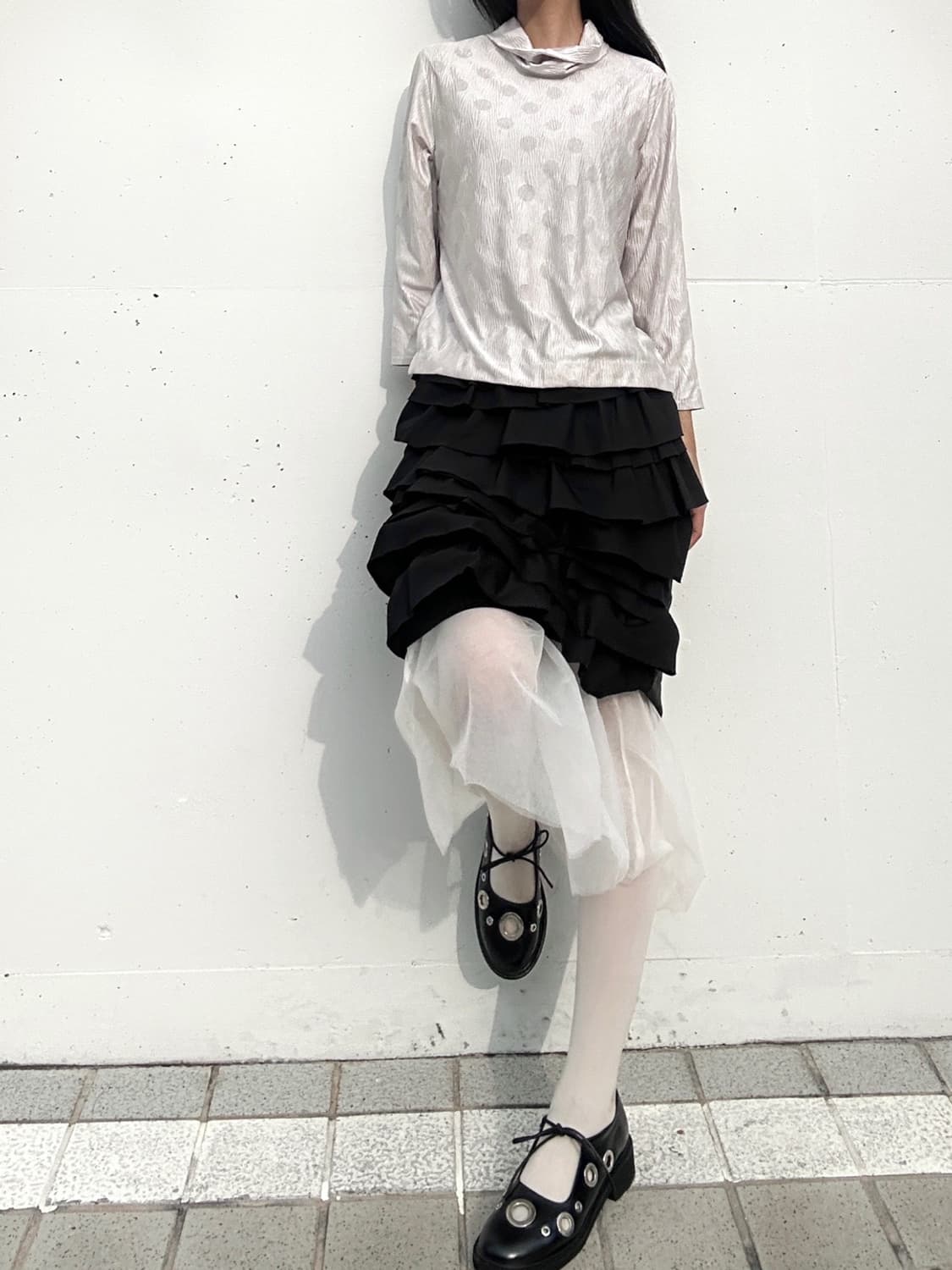 Silky dot mock neck top / grey 상품이미지4