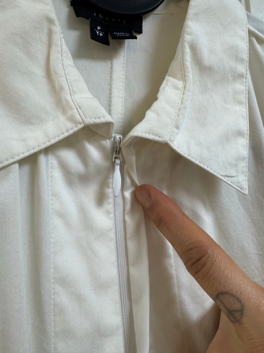 띠어리 아이보리 지퍼 셔츠 상품이미지3