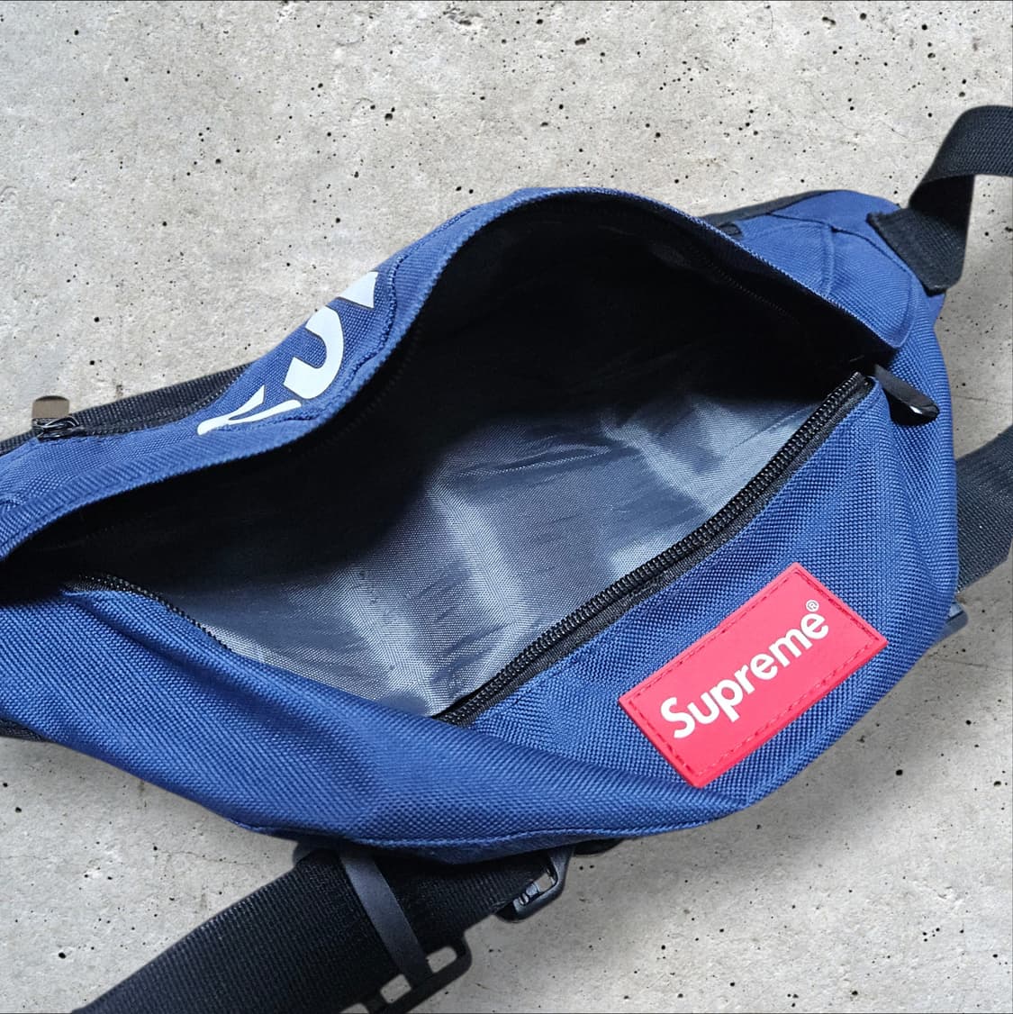 슈프림 메신저백  상품이미지4