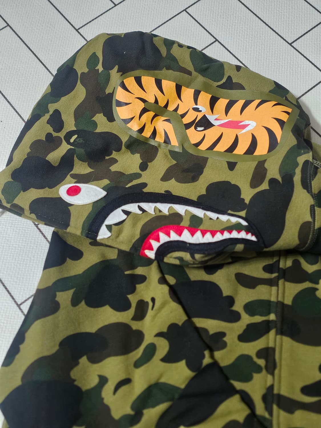 베이프 샤크후드 xxl 상품이미지3