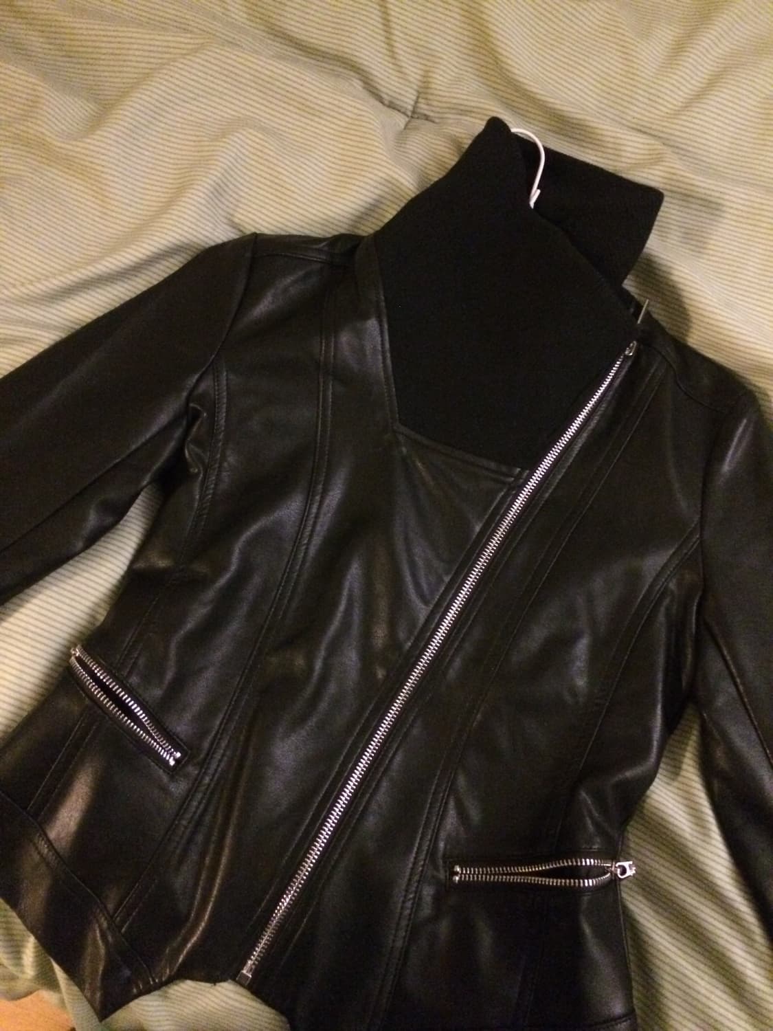 드레이프넥 레더 자켓  상품이미지1